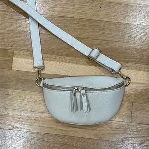 Debbie Katz Cream Leather Crossbody sling Bag